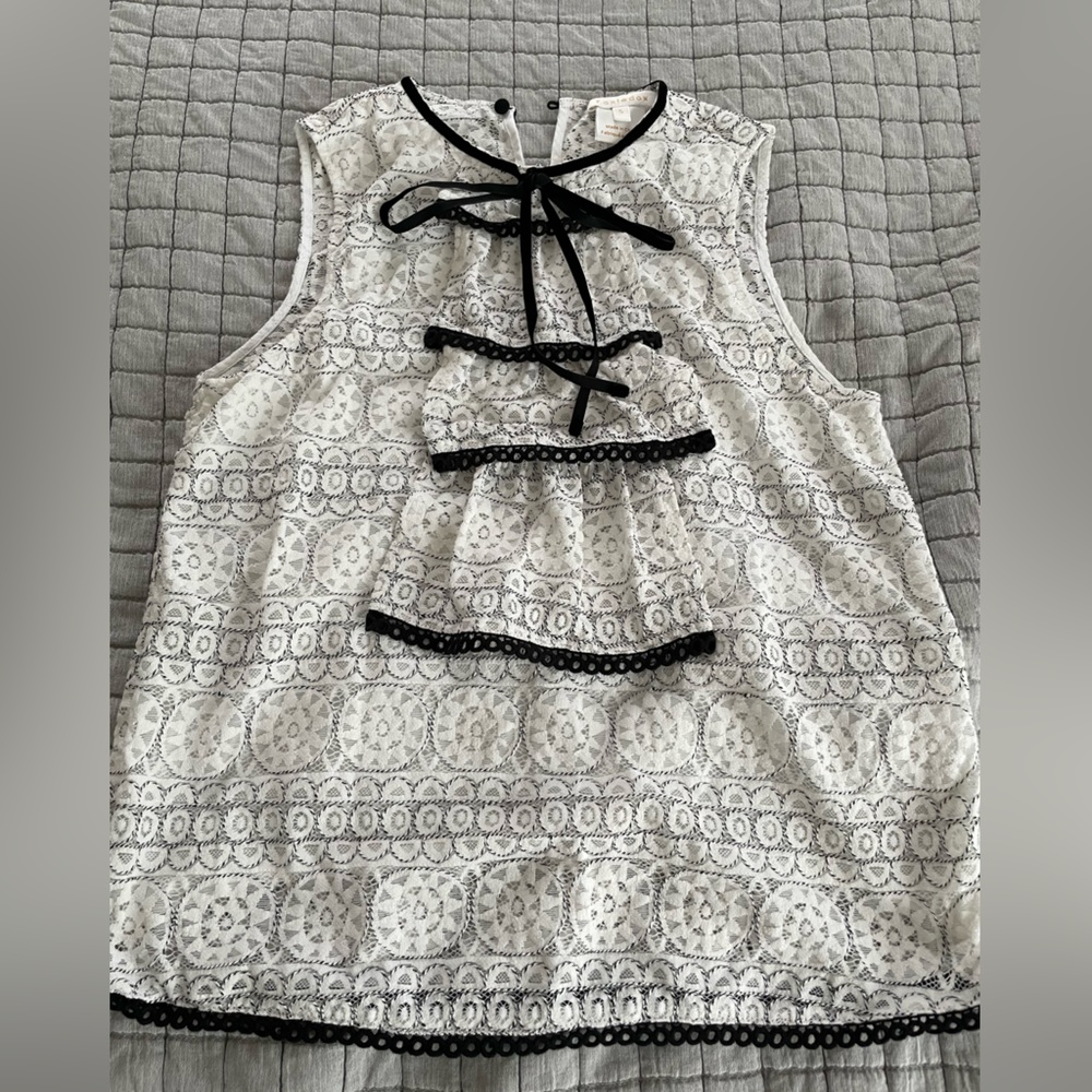 Black and white top lace top